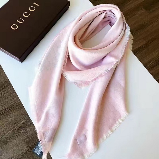 GUCCl brand scarf 43